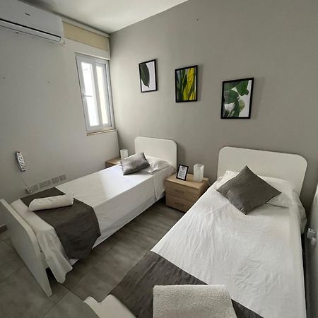 F3 Room 2, Private Room Two Single Beds Shared Bathroom مسيدا المظهر الخارجي الصورة
